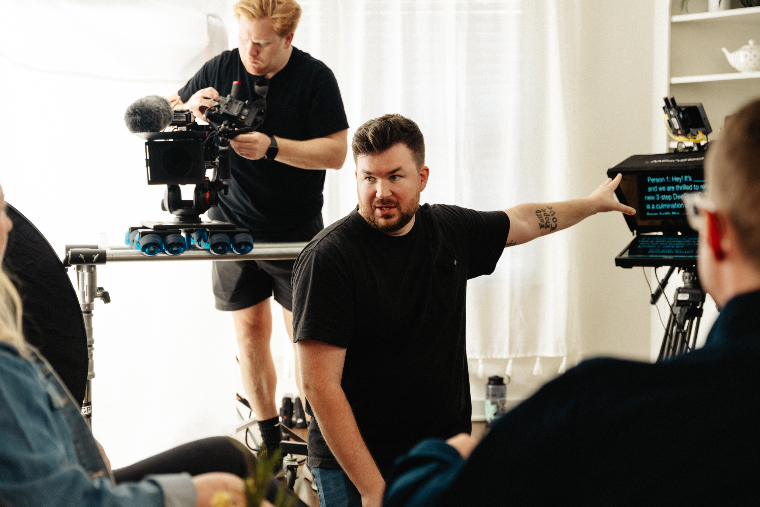 videographer-with-teleprompter-on-set
